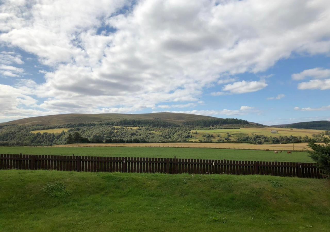 Lindas Retreats Self Catering Accommodation 1 Bedroom Cottage Or 3 Bedroom House Tomintoul Exterior foto